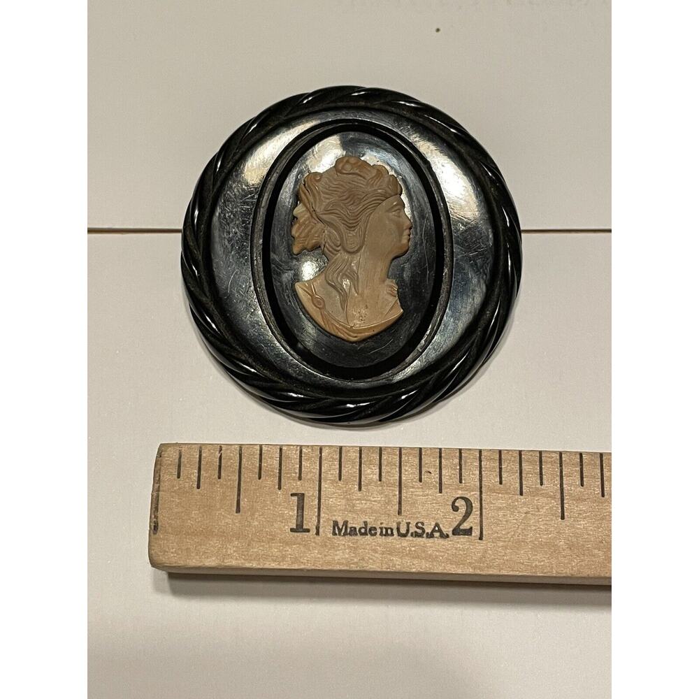 Brooch Vintage Bakelite Plastic Large Deep Cut Black Cameo Mourning Lady Pin